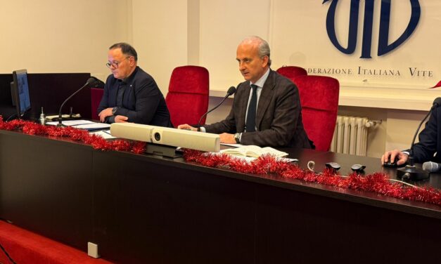 DAZI USA: VINO ITALIANO SOTTO PRESSIONE