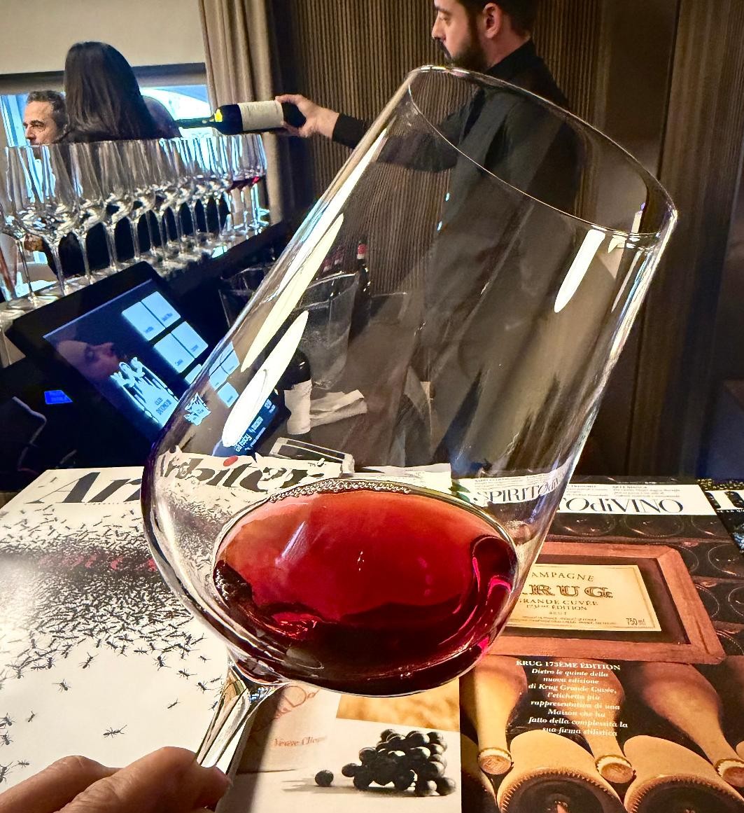 ENOTURISMO INVERNALE: COME LE CANTINE ITALIANE CONQUISTANO LA STAGIONE FREDDA