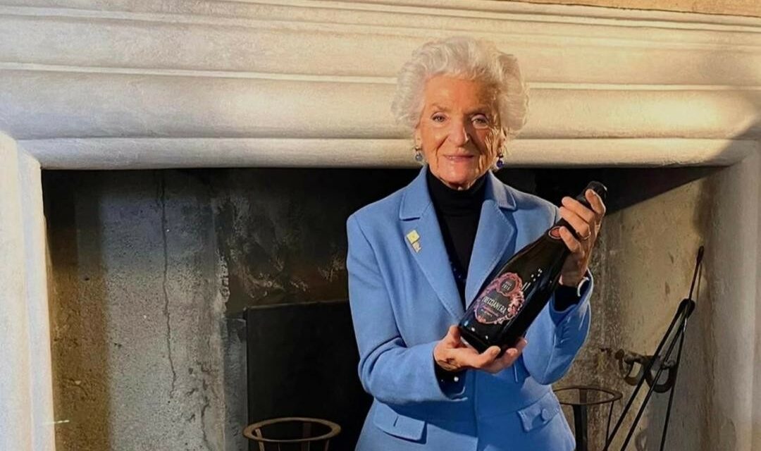 PIA DONATA BERLUCCHI, OLTRE IL CALICE