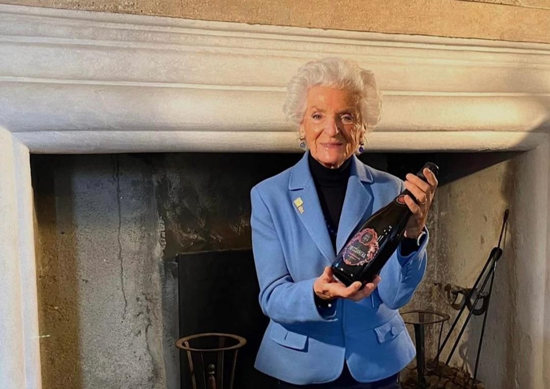 PIA DONATA BERLUCCHI, OLTRE IL CALICE