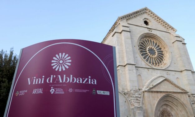 MONASTERO DI CREMISAN, I VINI DELLA PACE ARRIVANO A VINI D’ABBAZIA